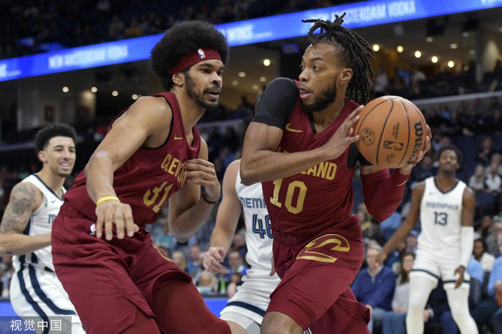 据《太阳报》消息，马竞主帅西蒙尼称朗尼克的曼联是“世界上最好的球队之一”，并支持朗尼克在本赛季结束后继续担任曼联主教练。.