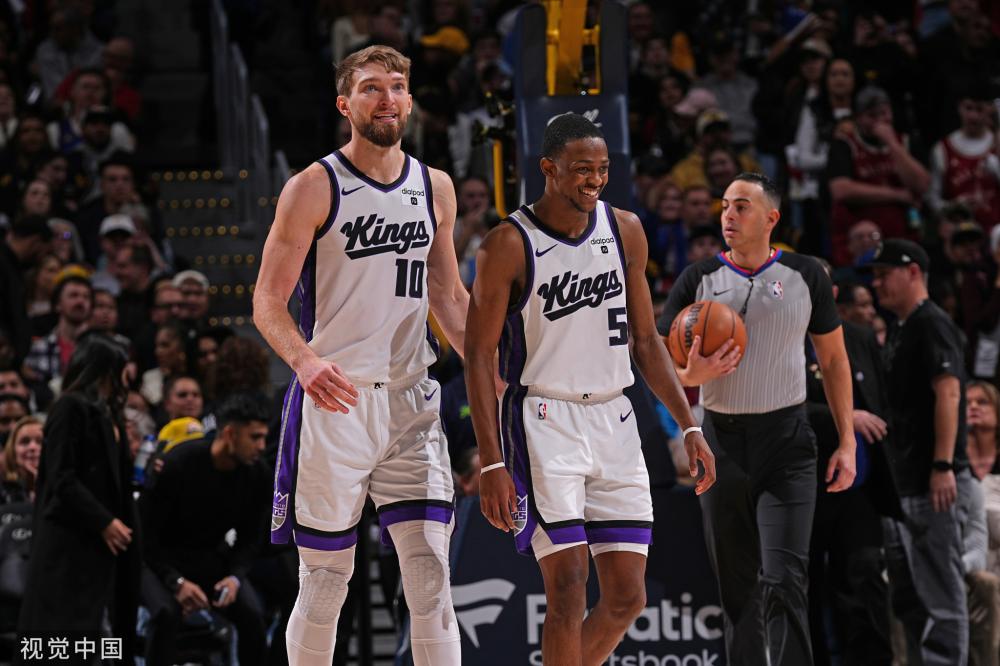 竖中指+训话波杰：美媒调侃巴特勒好似成领袖 55罚49中超张伯伦.